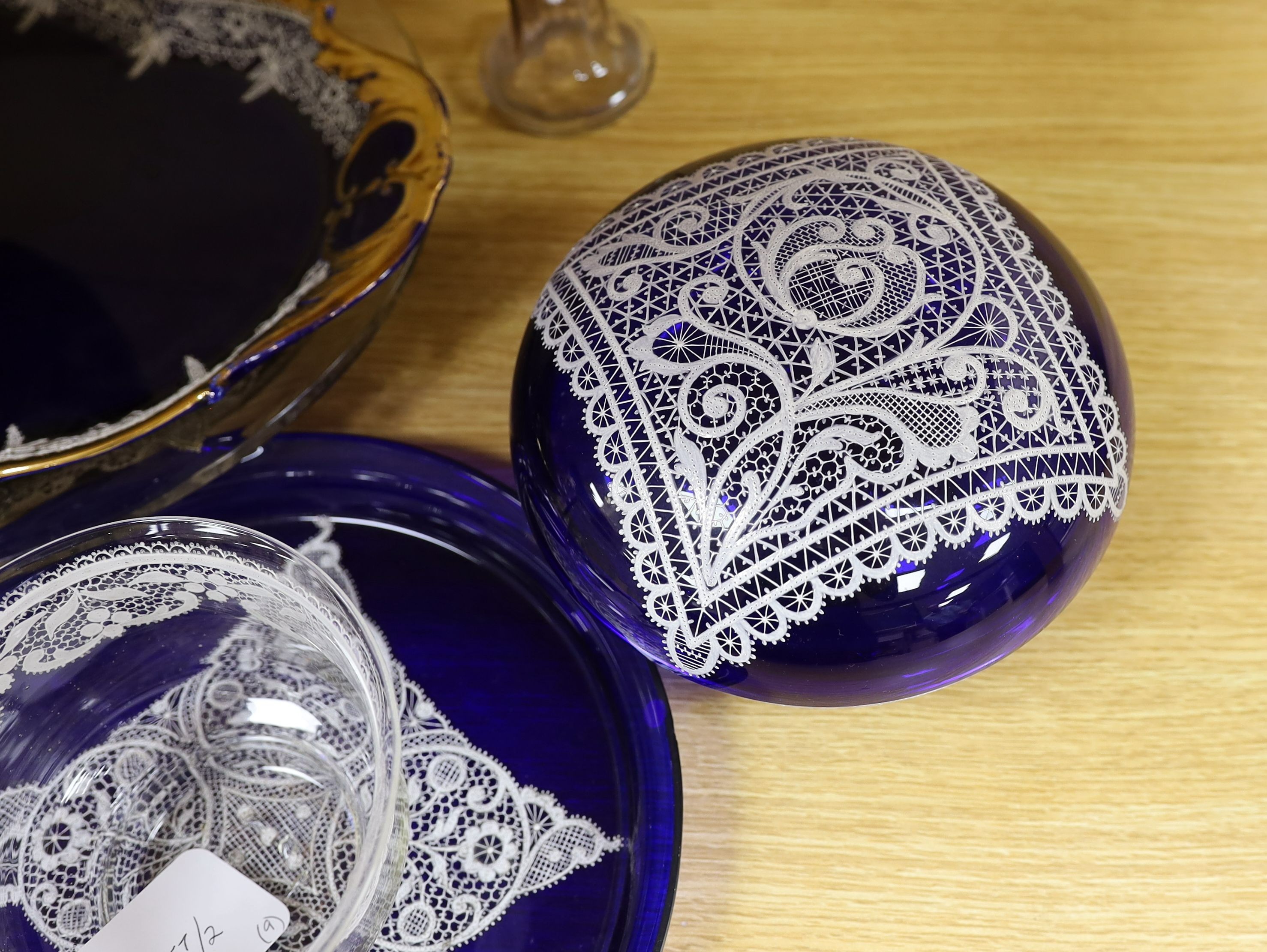 A quantity of Venetian lace pattern enamelled glass tableware (9)